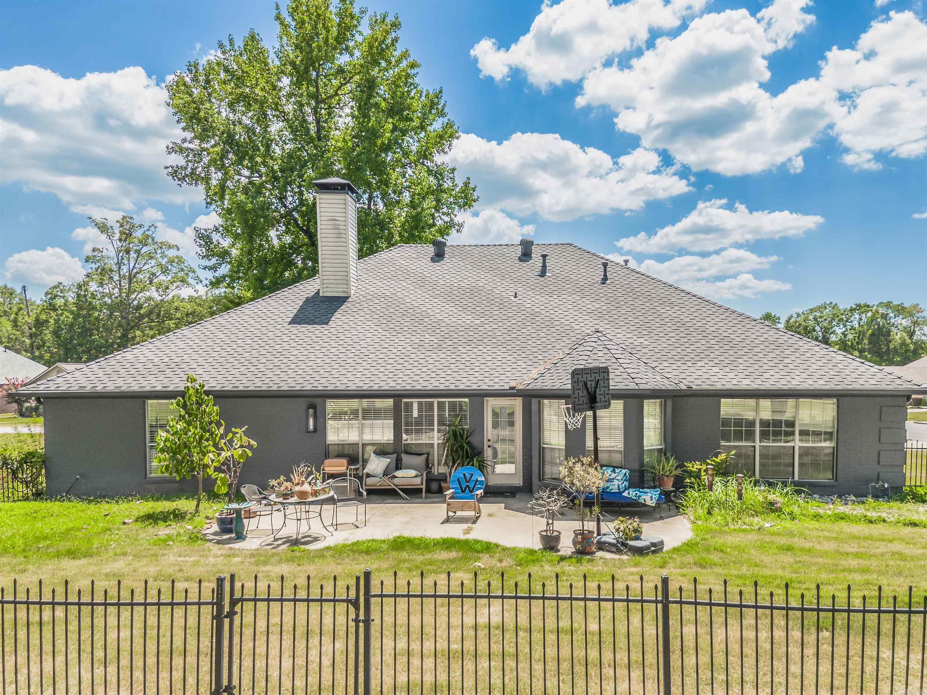 COUNTRY CLUB OF ARK THE - Residential