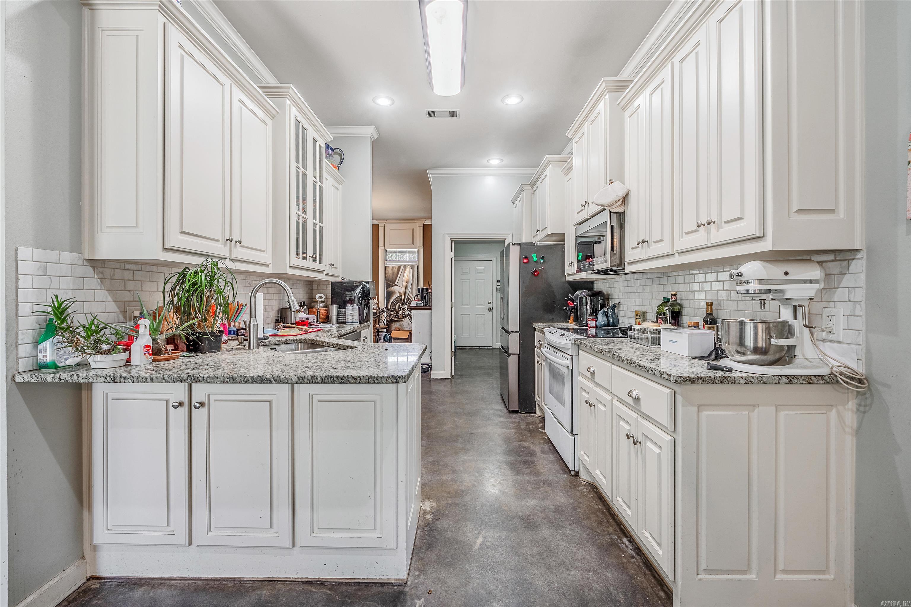 COUNTRY CLUB OF ARK THE - Residential