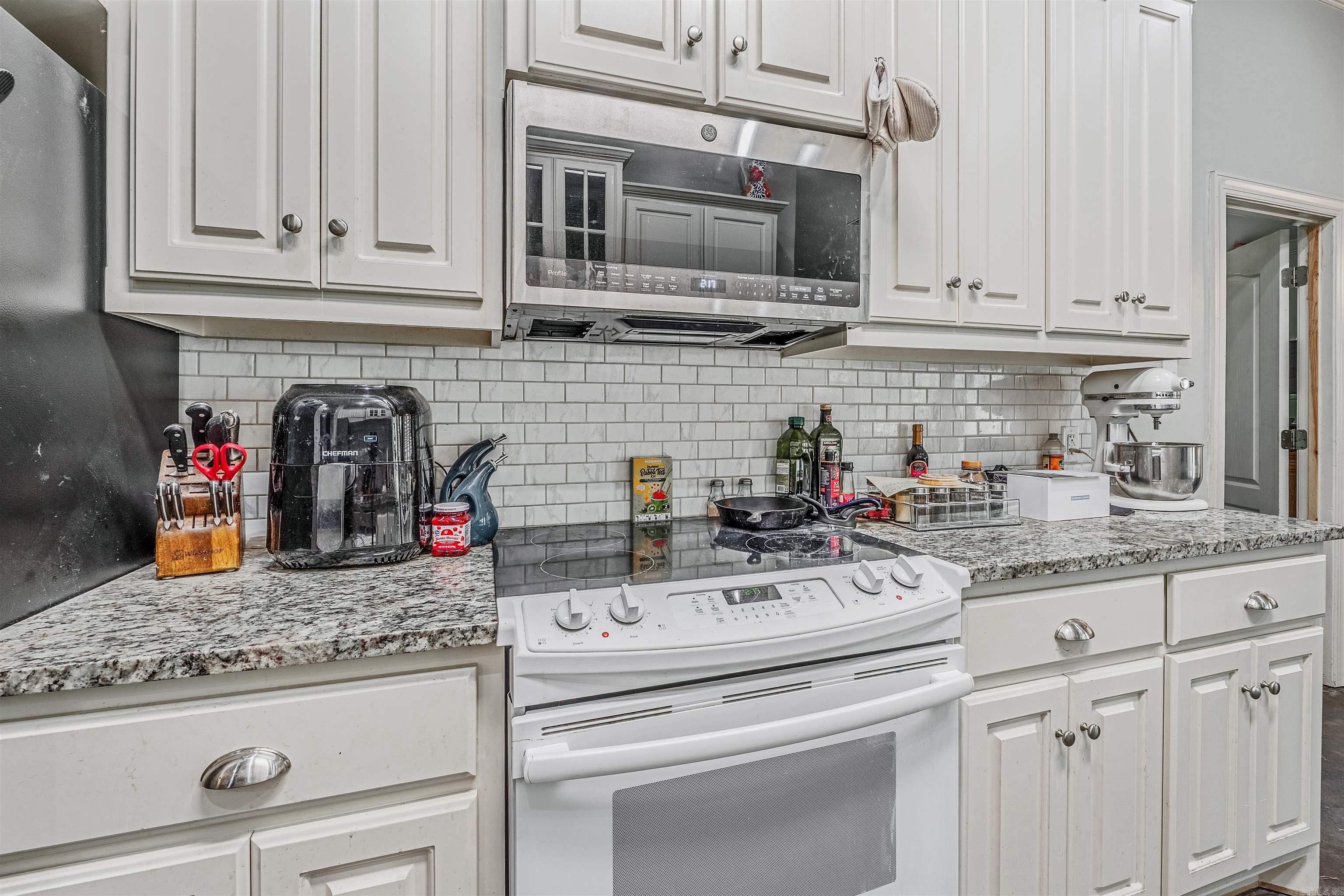 COUNTRY CLUB OF ARK THE - Residential