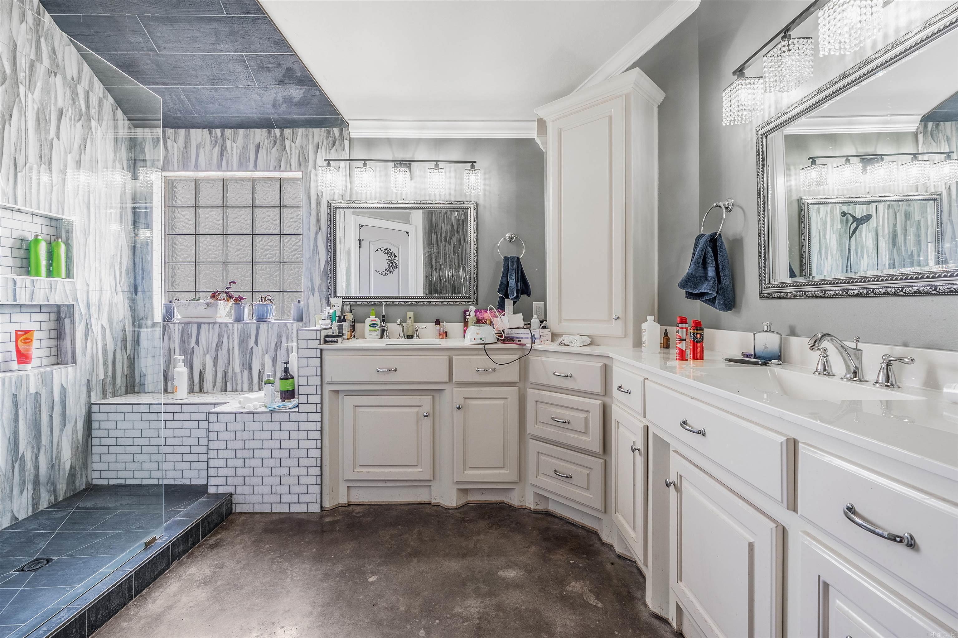 COUNTRY CLUB OF ARK THE - Residential