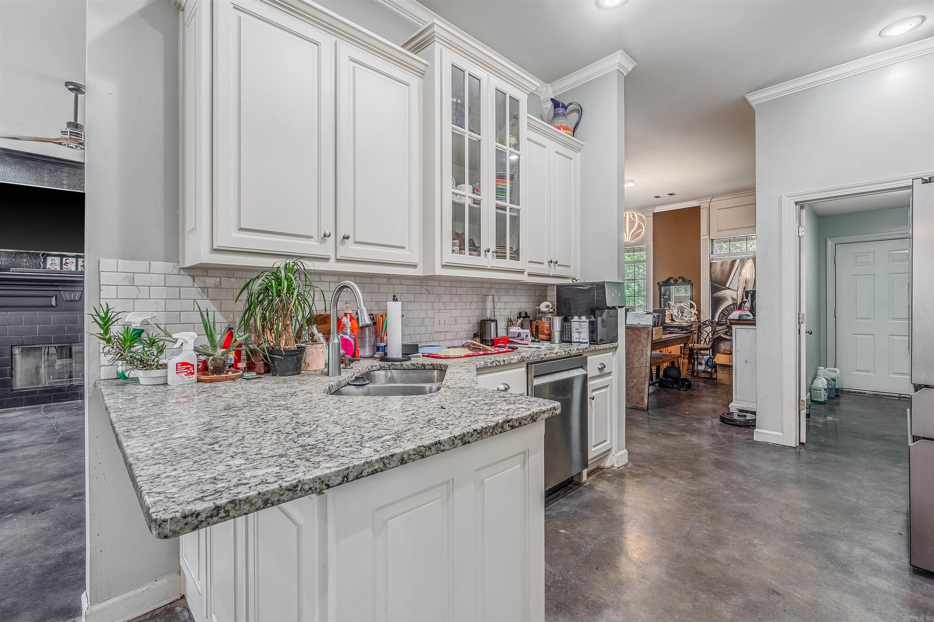 COUNTRY CLUB OF ARK THE - Residential