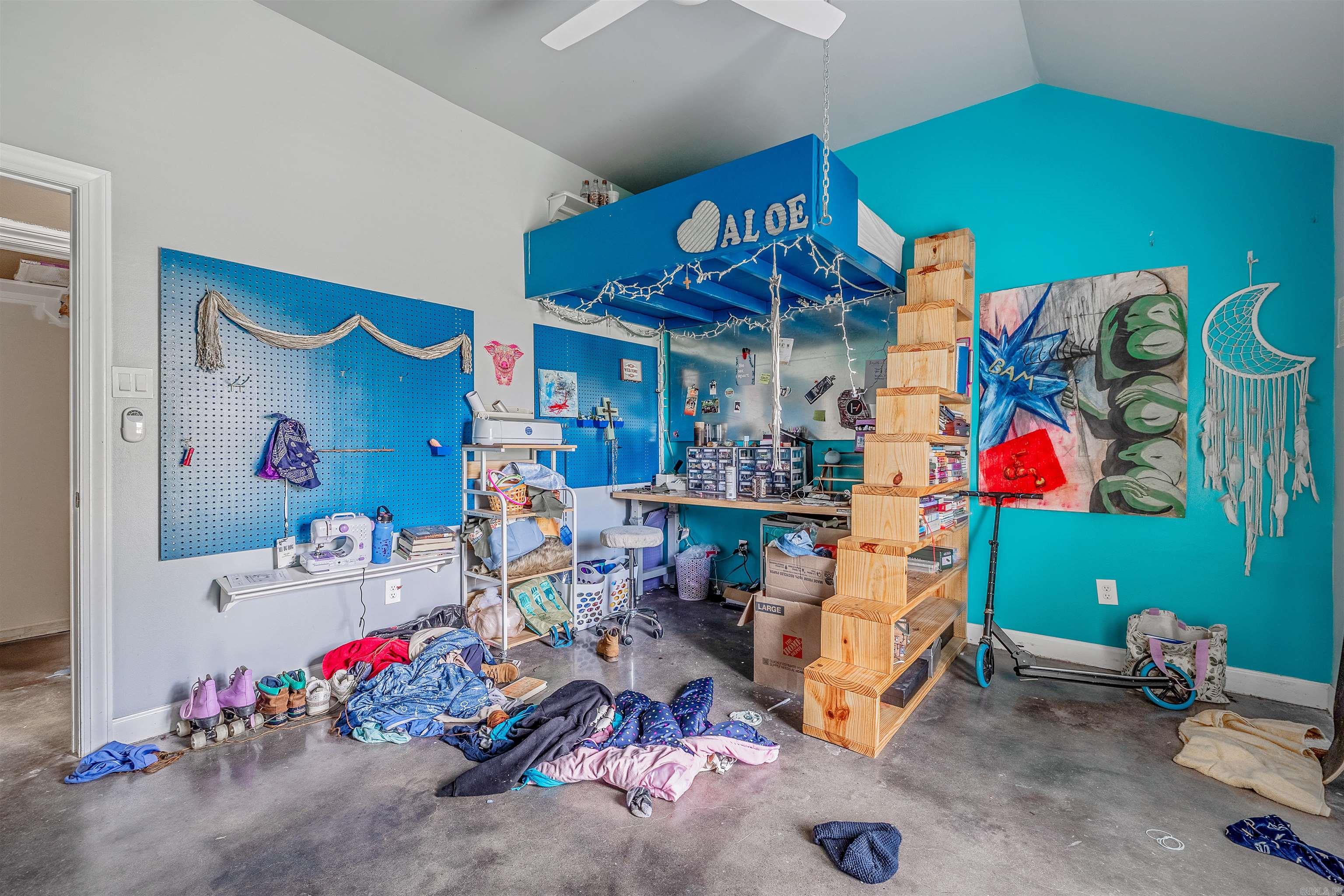 COUNTRY CLUB OF ARK THE - Residential