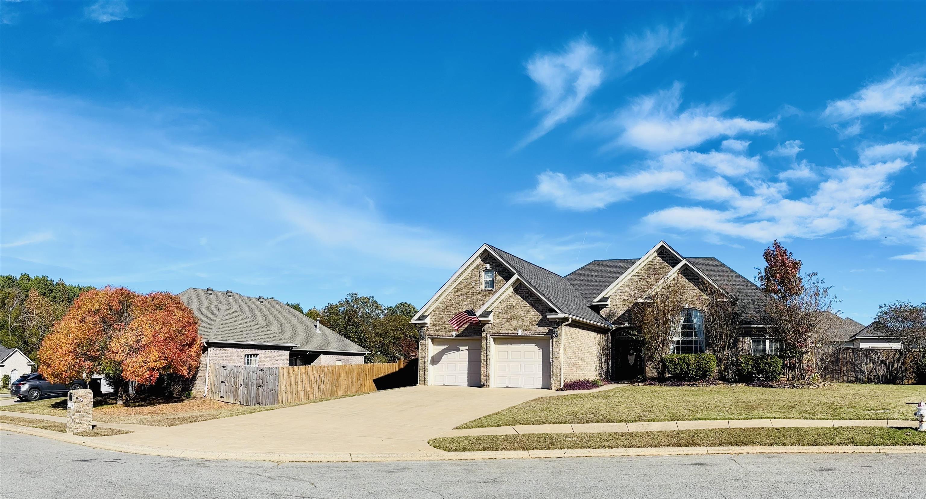 LEGACY VILLAGE - Residential