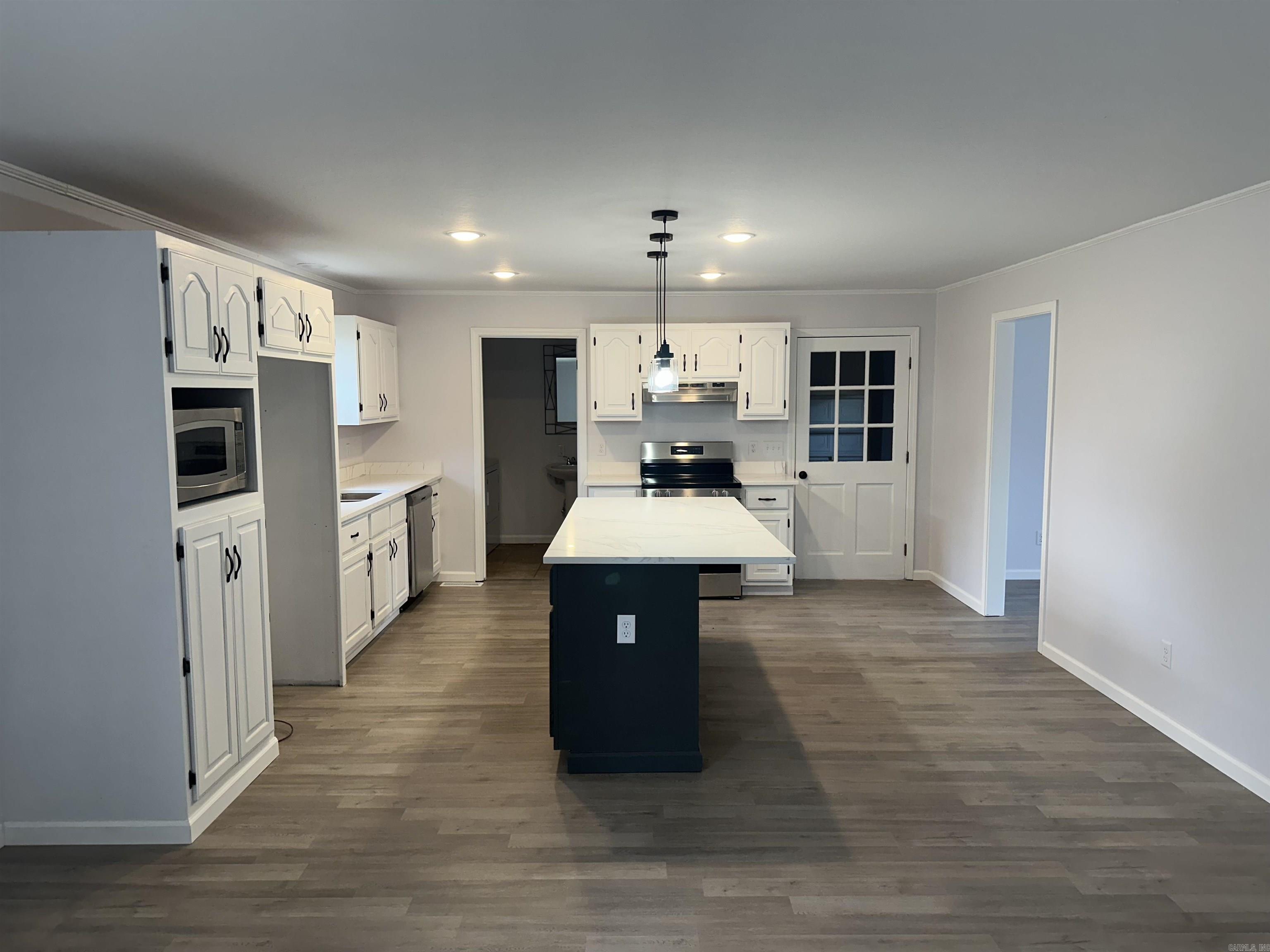 SAMUEL LEMMONS BLACK - Residential