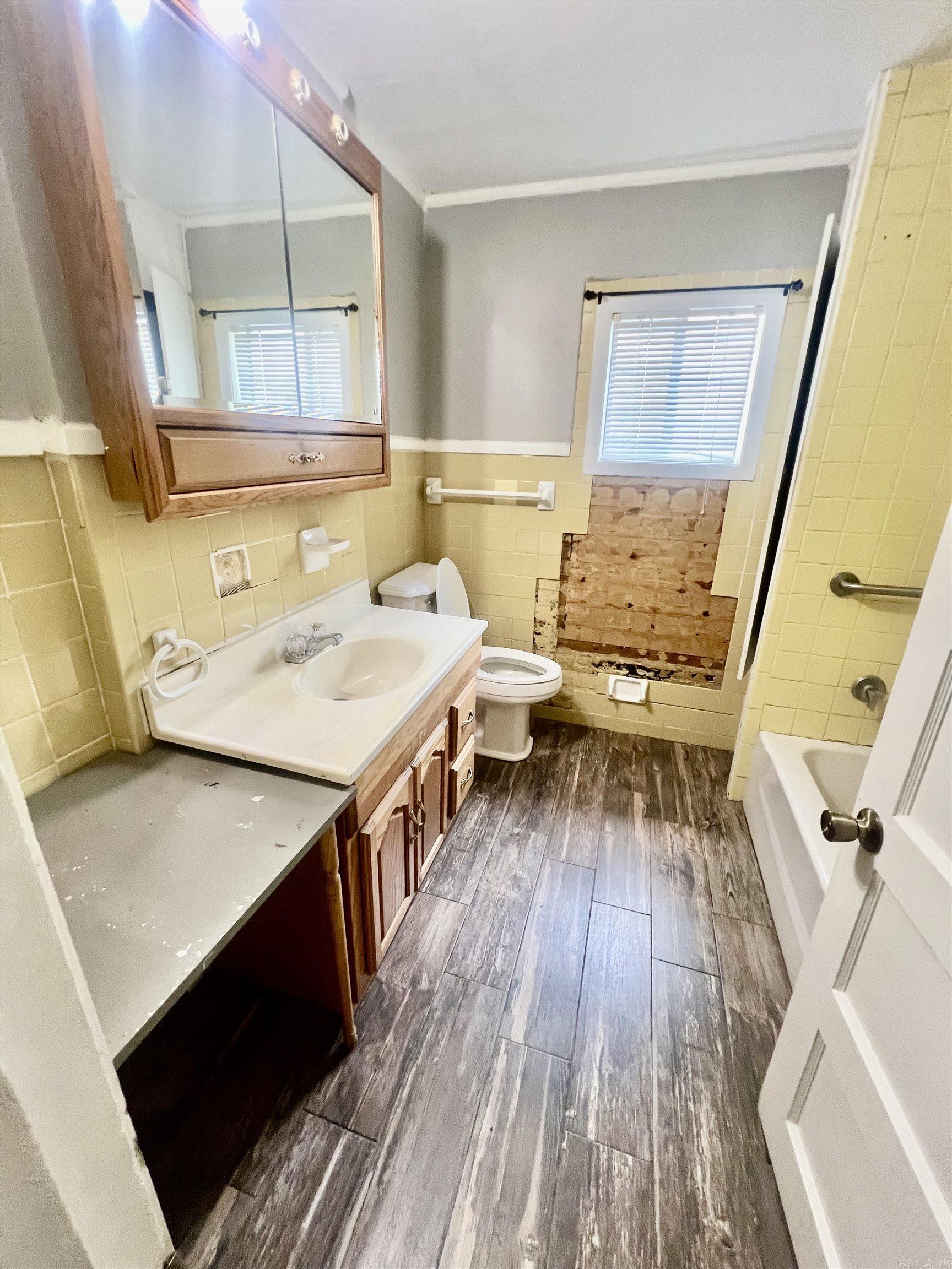 R L HAYES - Residential