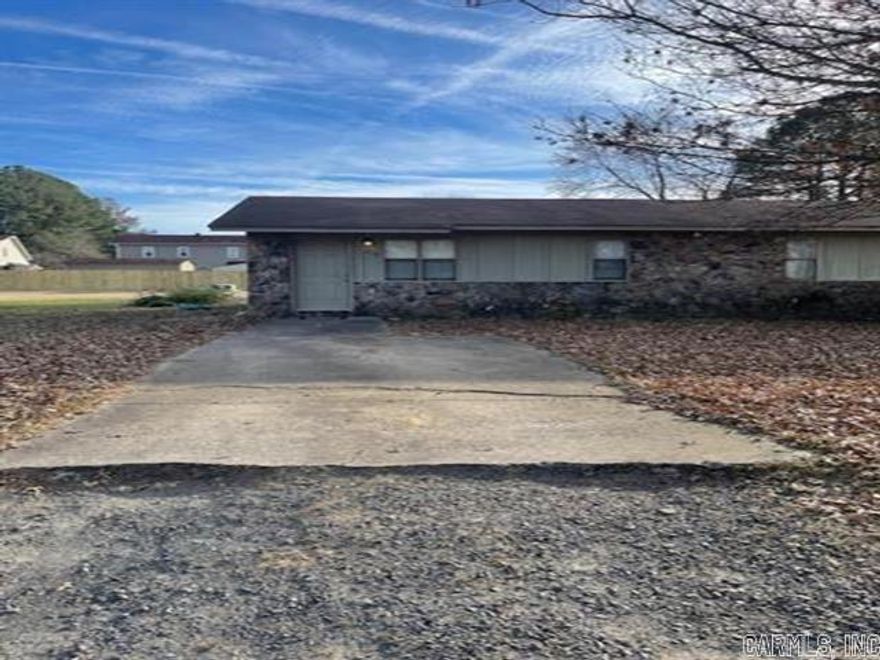 Spacious duplex in the heart of Cabot. Updated flooring and paint. Spacious backyard with room to grow. Skylight in living room. Contact agent for more details.