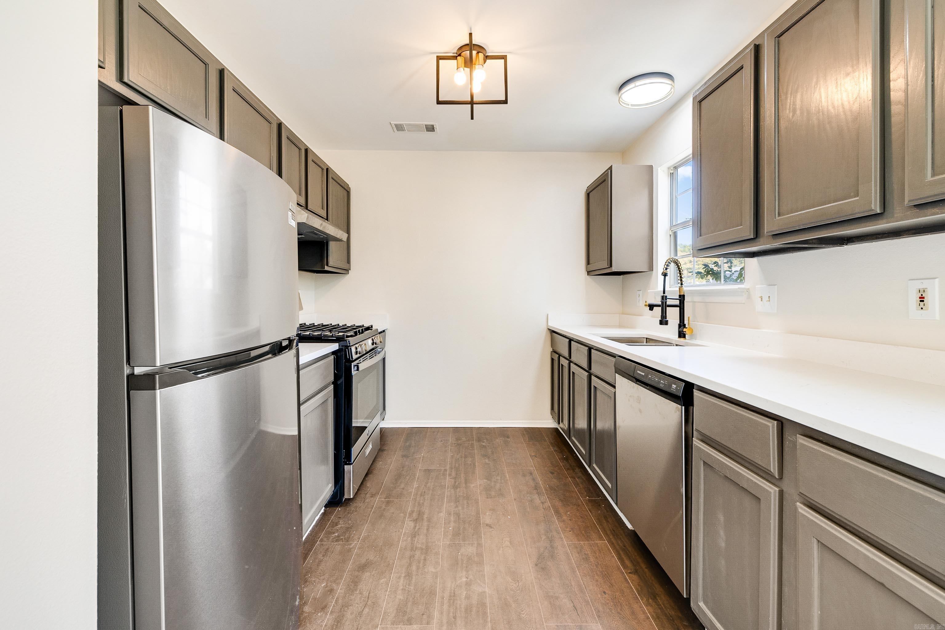 MEADOW RIDGE ADDN - Residential