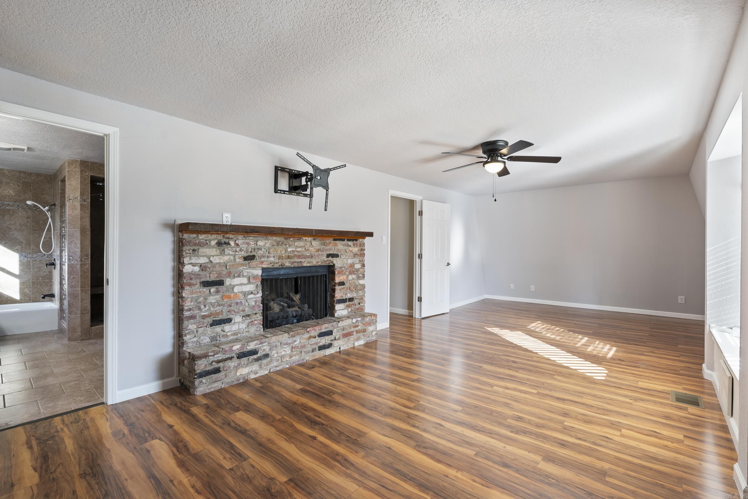 Lakeland Manor - Residential