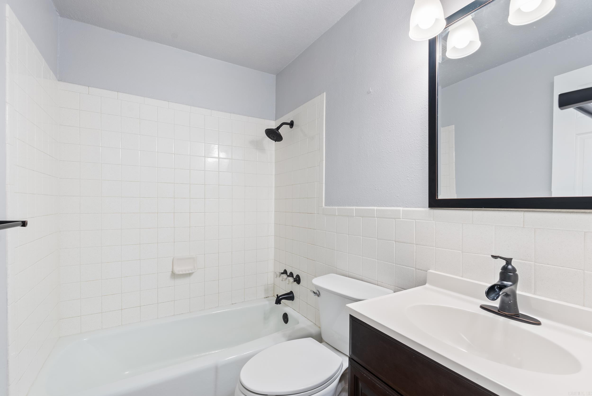 Lakeland Manor - Residential