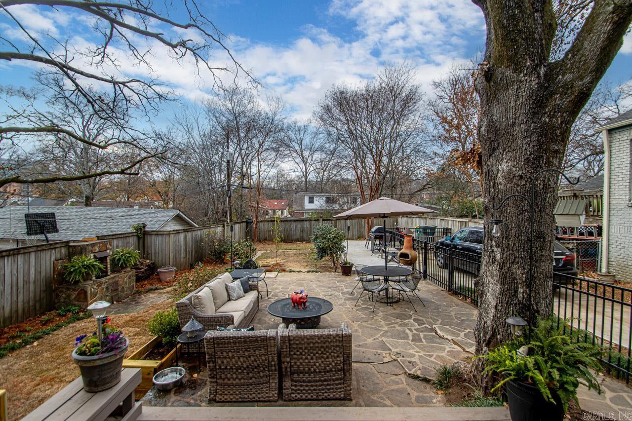 CRYSTAL COURT - Residential