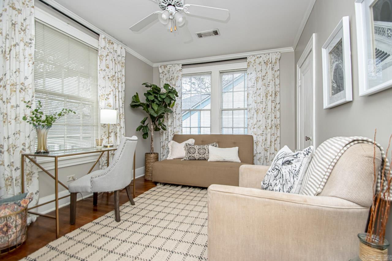 CRYSTAL COURT - Residential