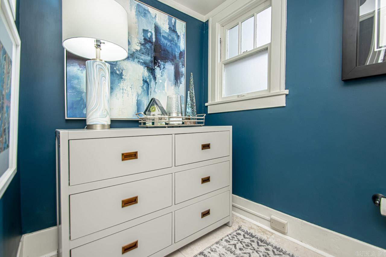 CRYSTAL COURT - Residential