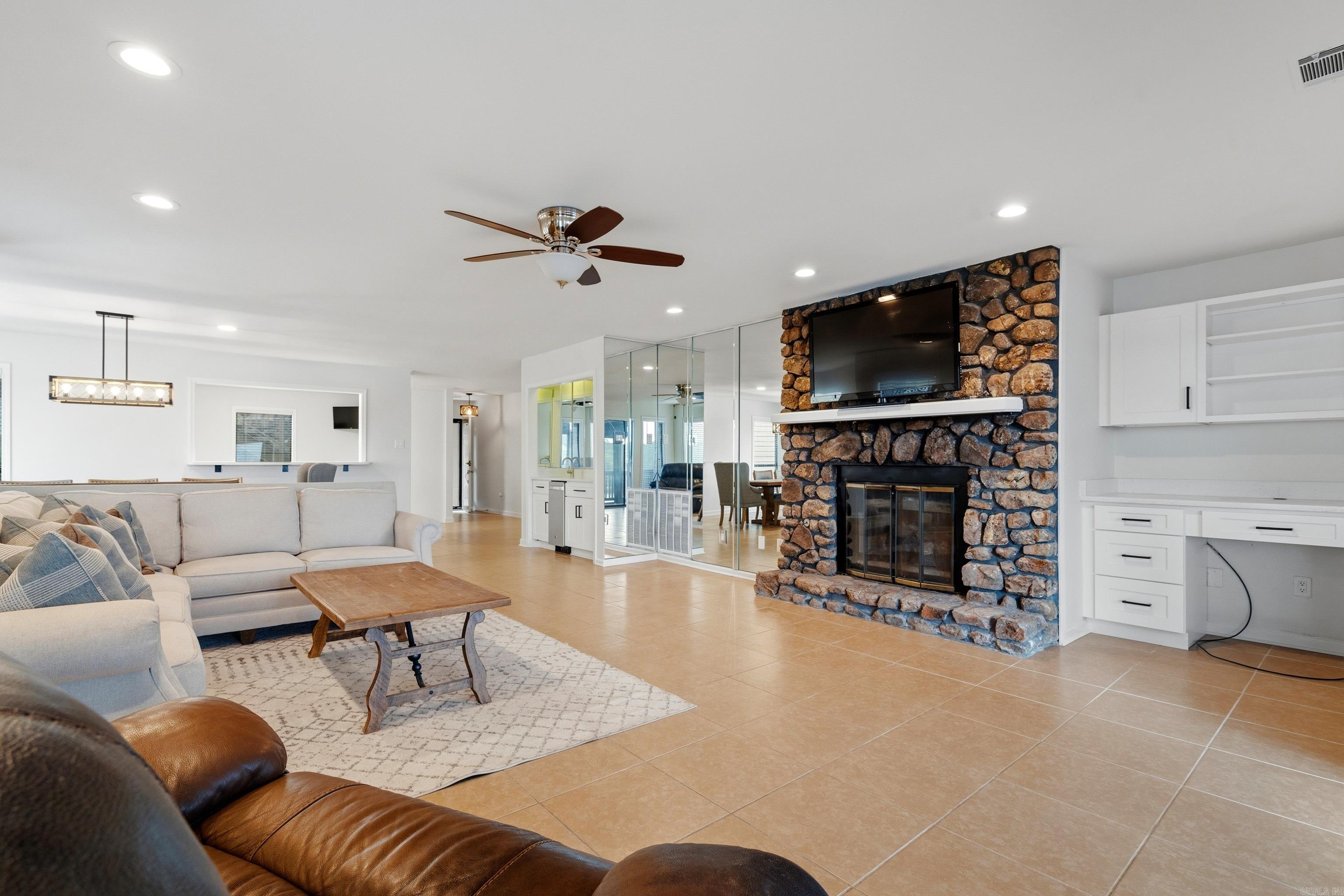 CEDAR CREST - Residential