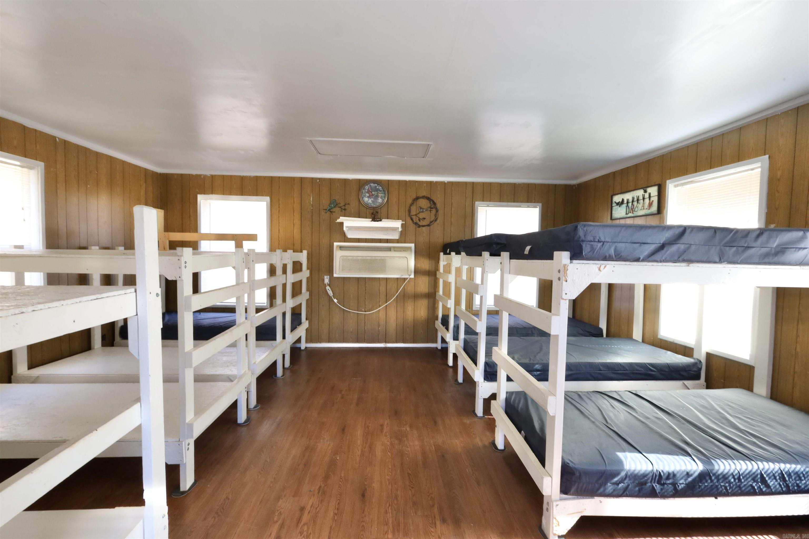 Metes & Bounds - Residential Income