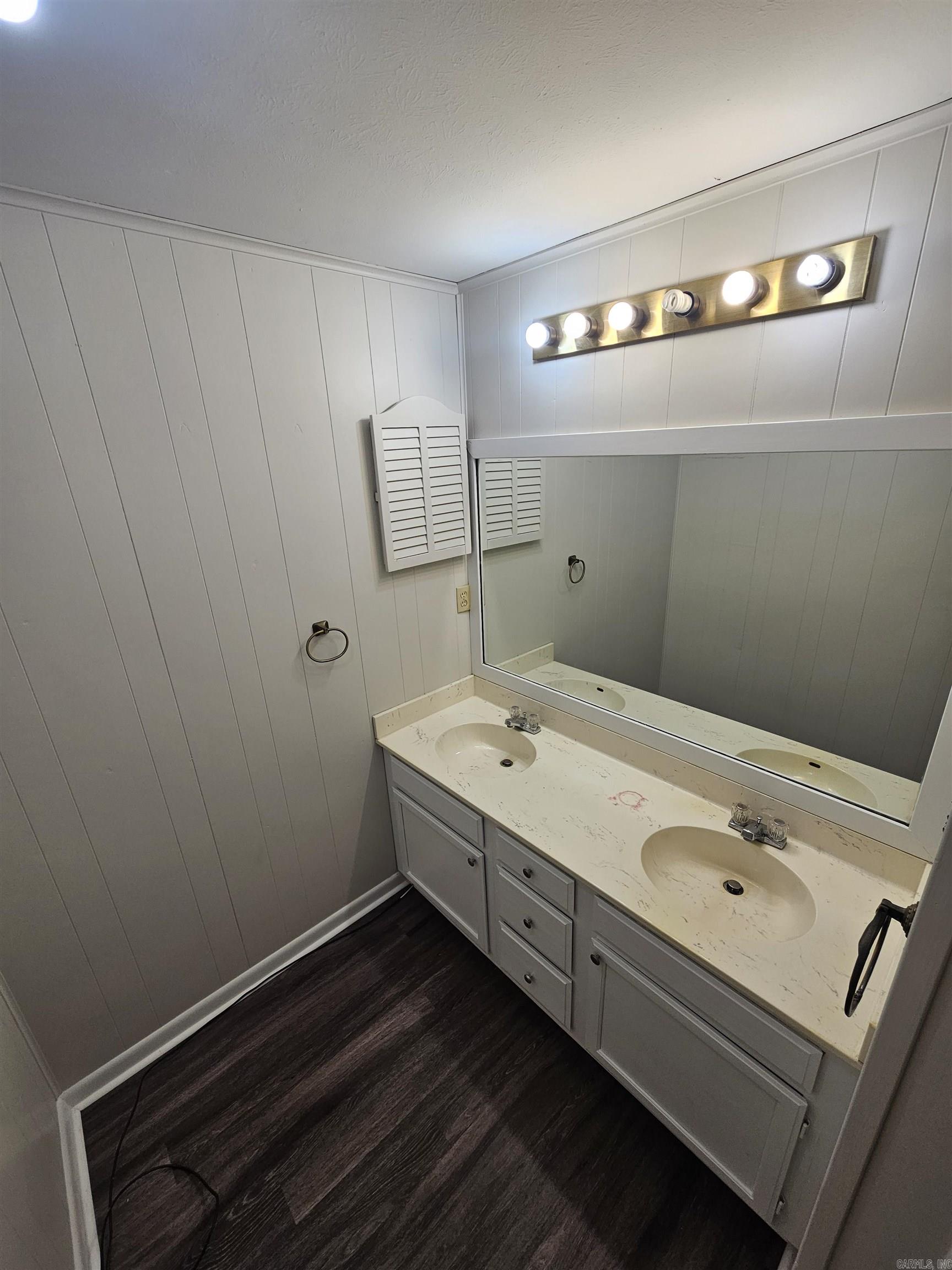 Indian Head Lakes Estates - Residential Lease