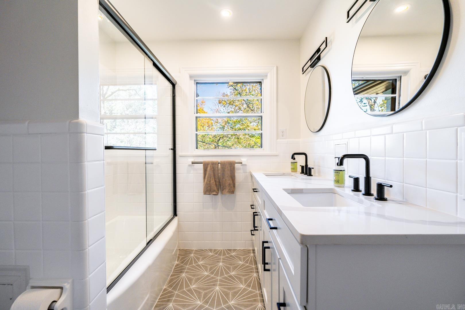 KINGWOOD PLACE - Residential