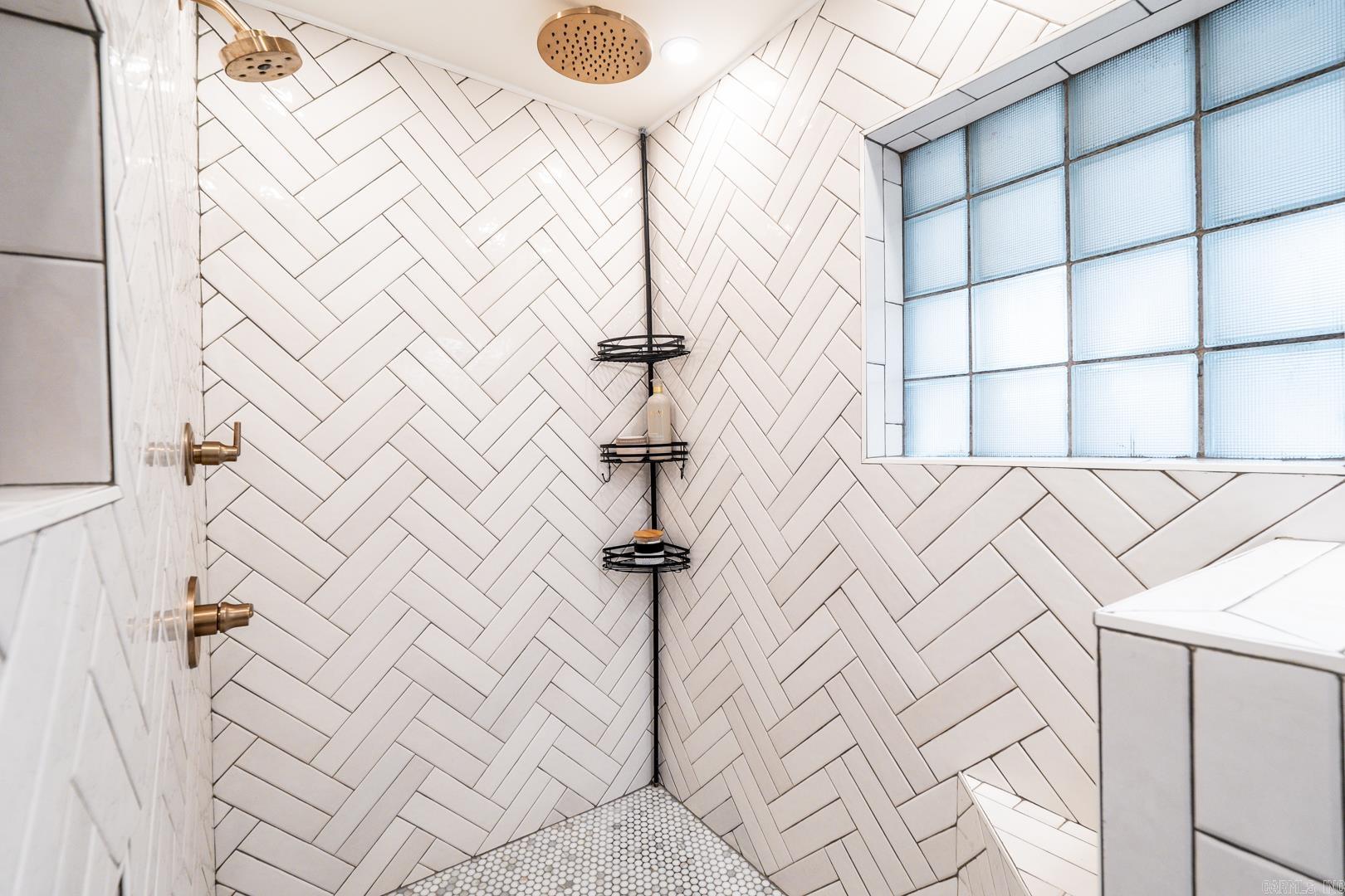 KINGWOOD PLACE - Residential