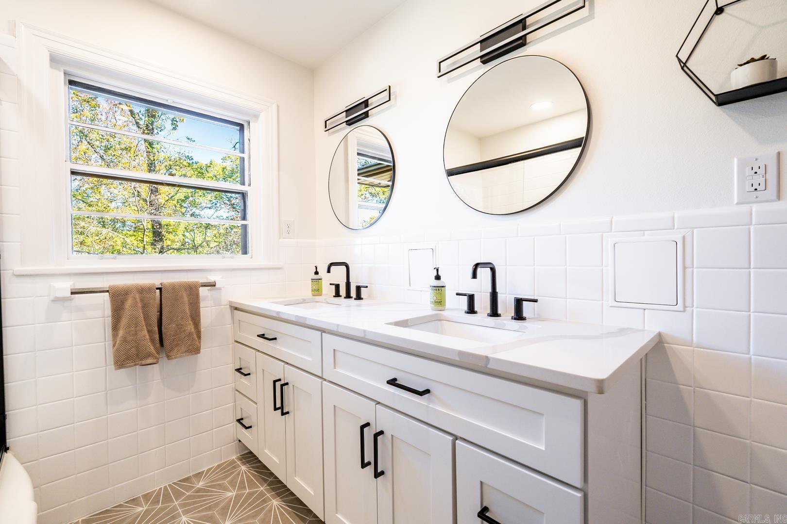 KINGWOOD PLACE - Residential