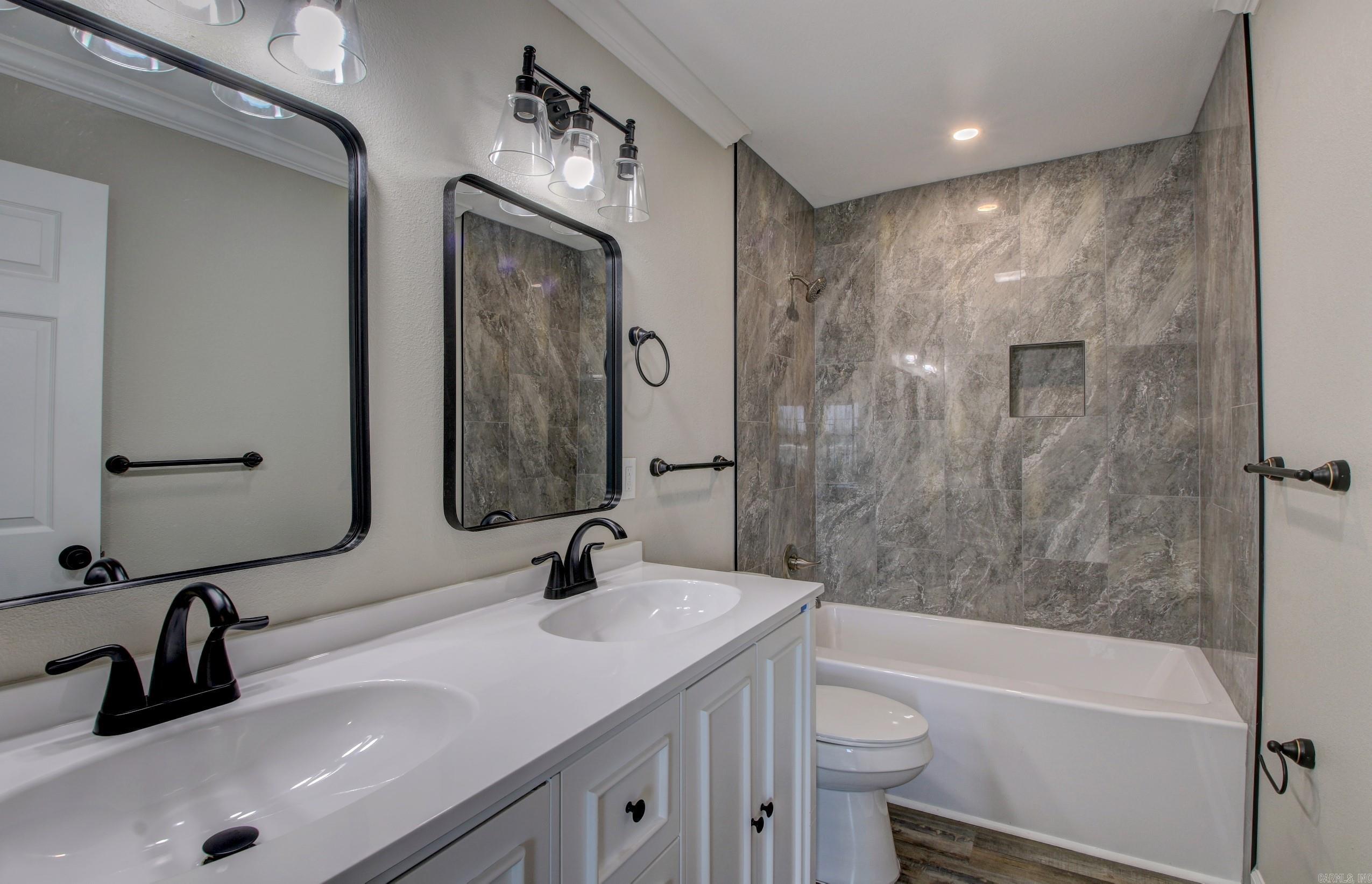 STURBRIDGE - Residential