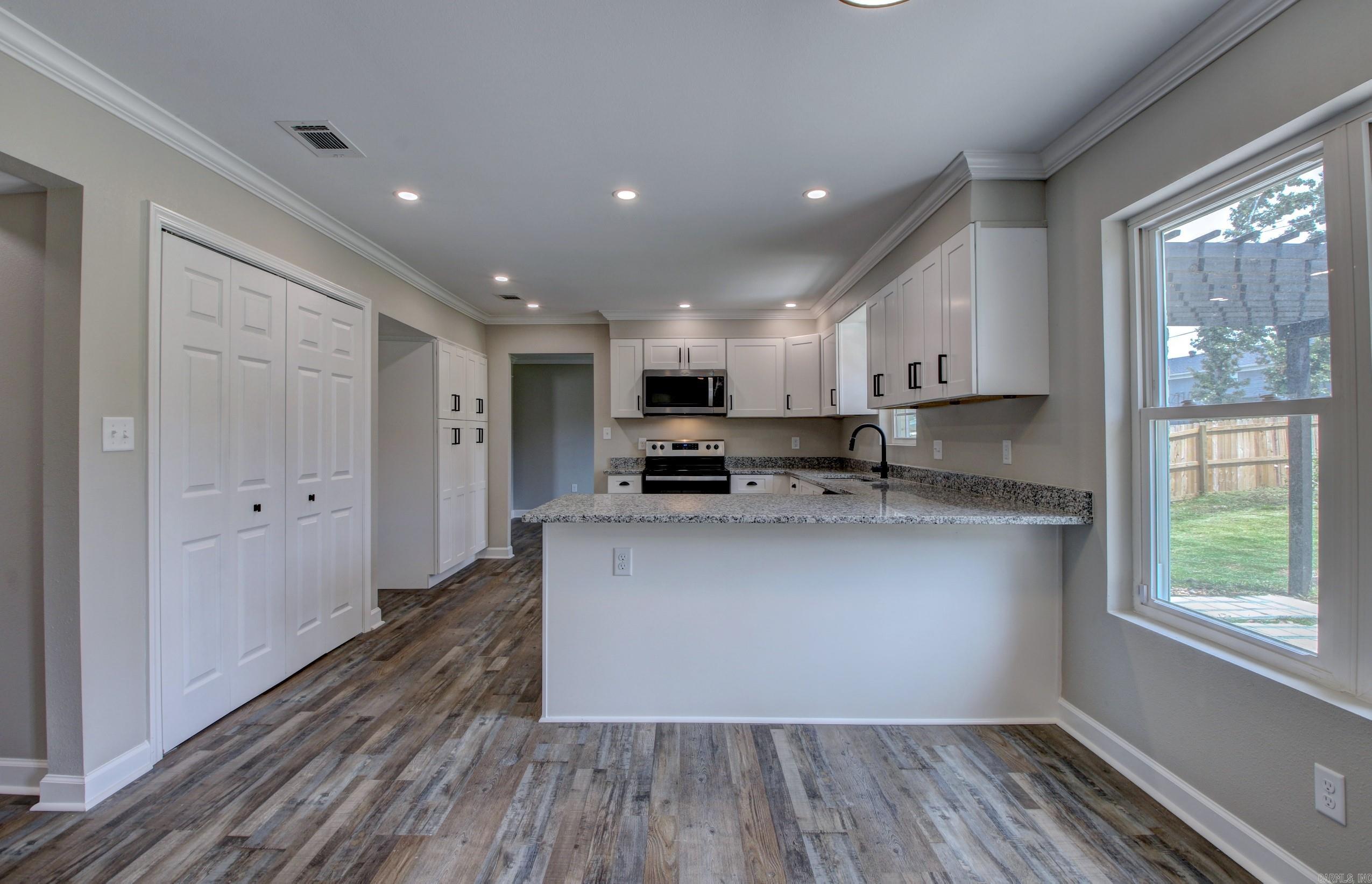 STURBRIDGE - Residential