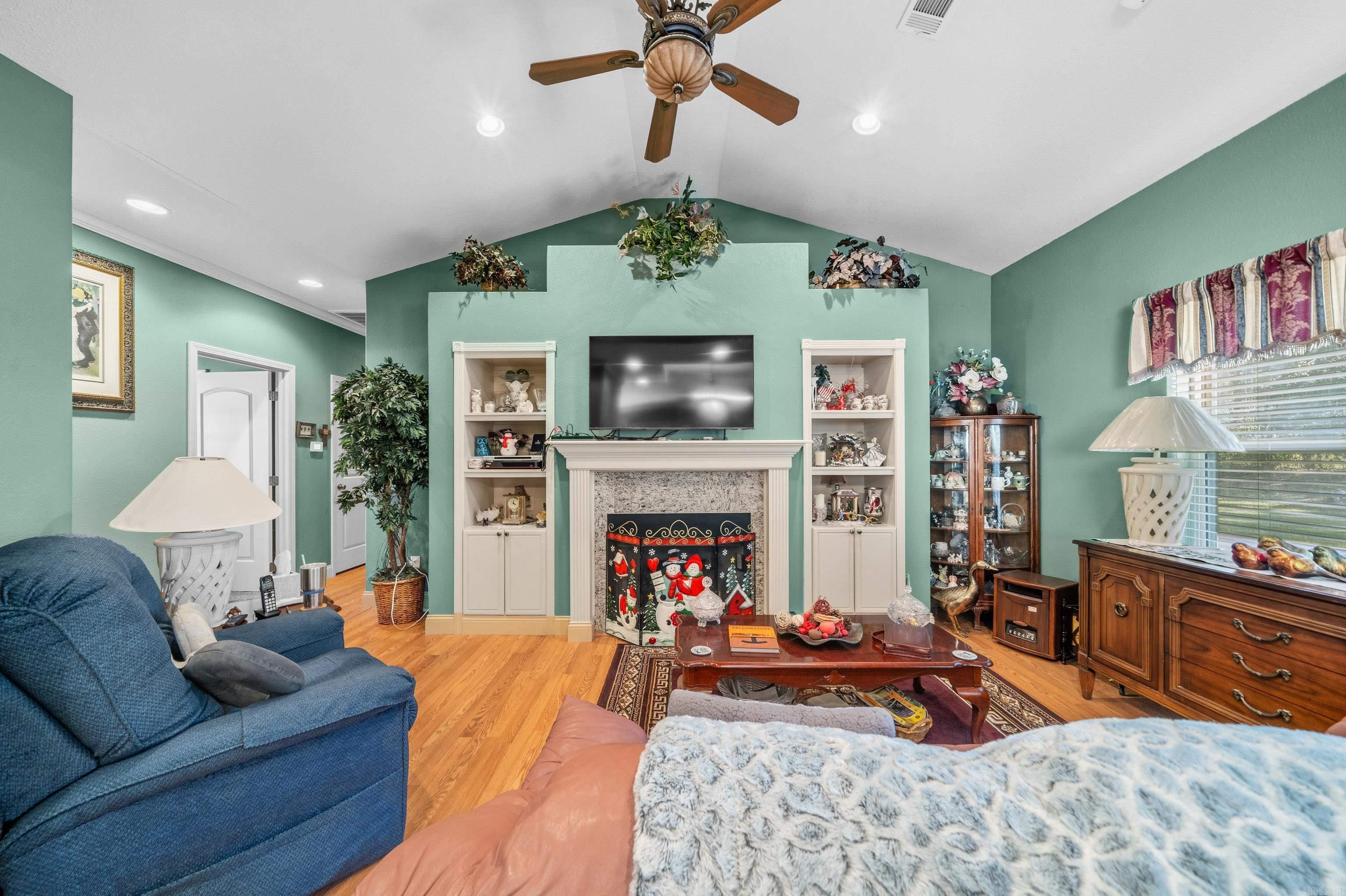 MAPLEWOOD ESTATES - Residential