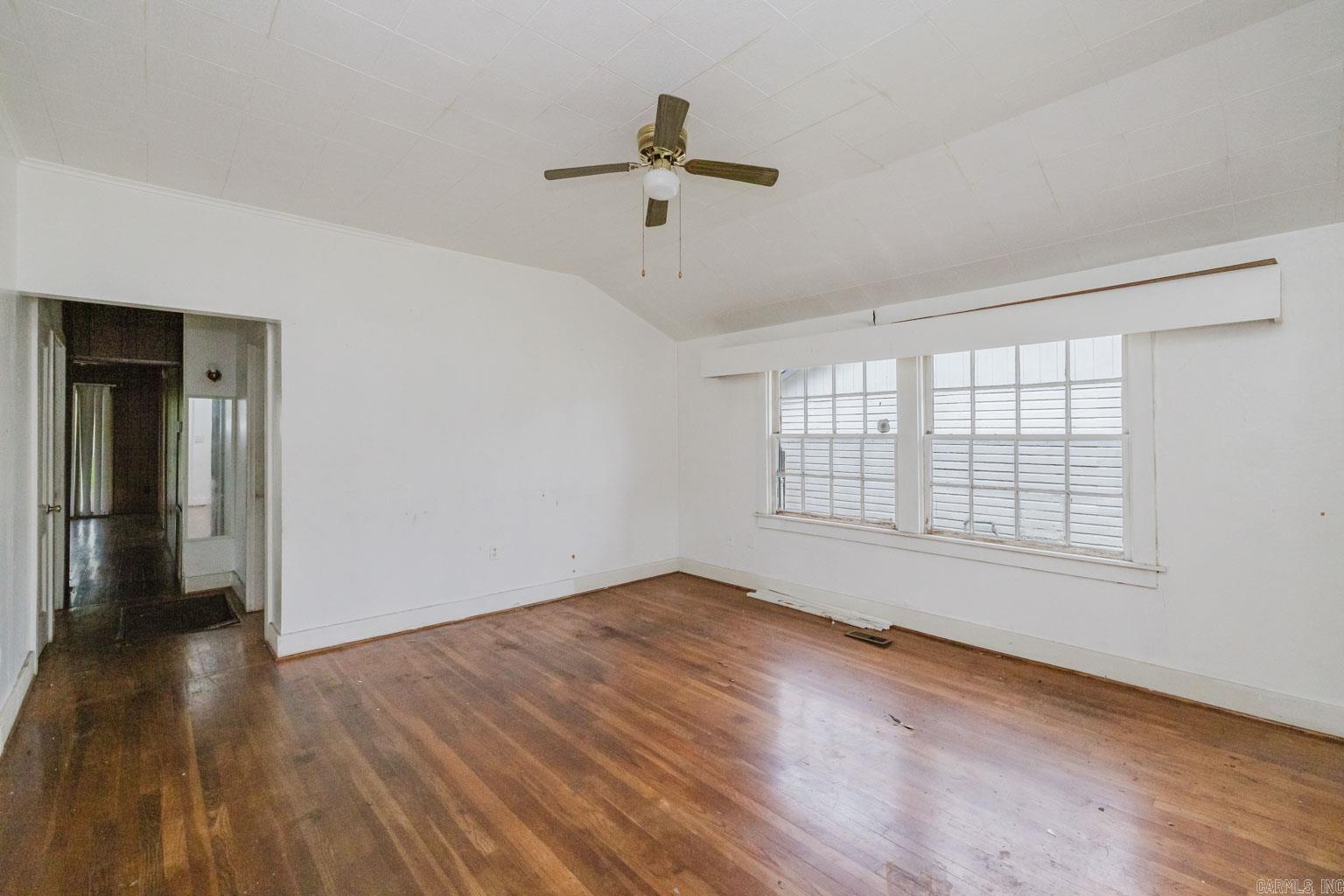 MOORES GLENDALE - Residential