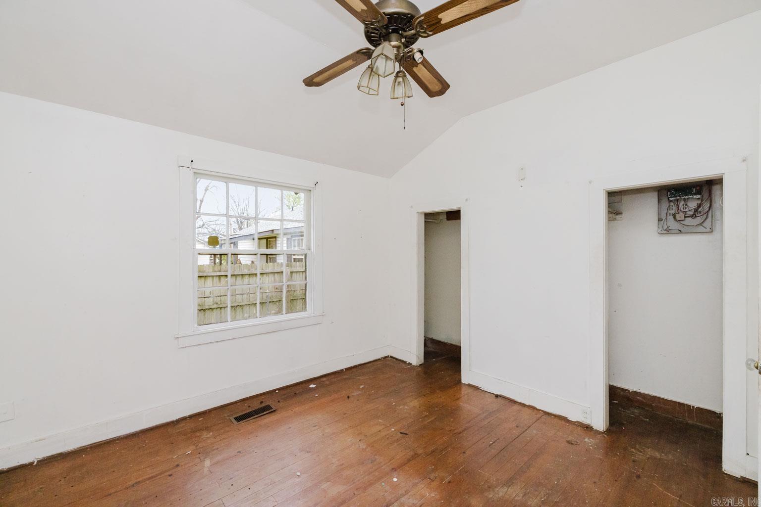 MOORES GLENDALE - Residential