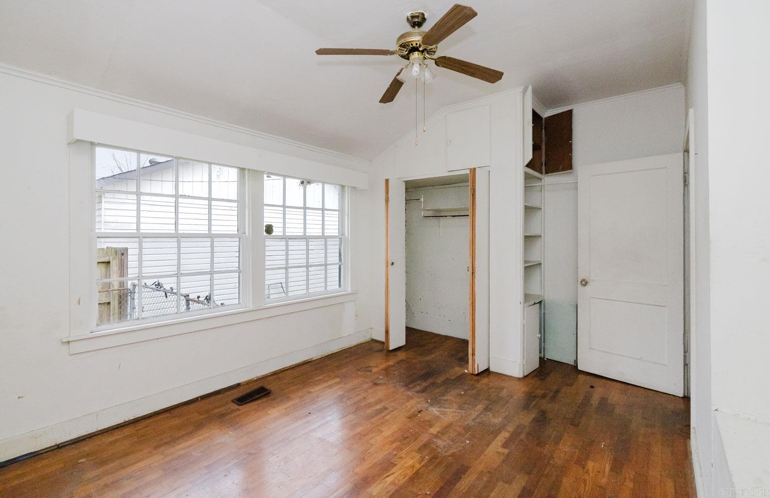 MOORES GLENDALE - Residential