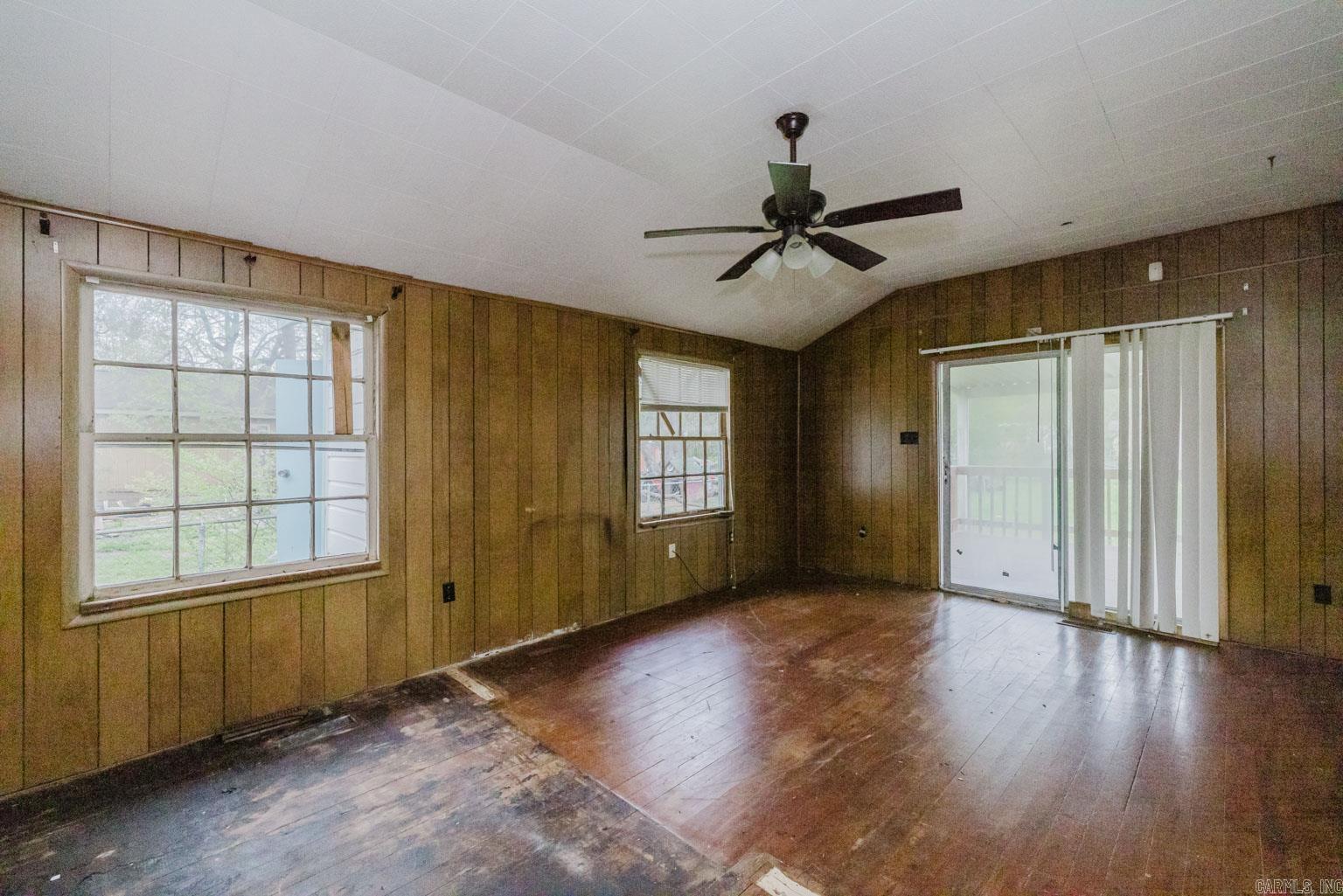 MOORES GLENDALE - Residential