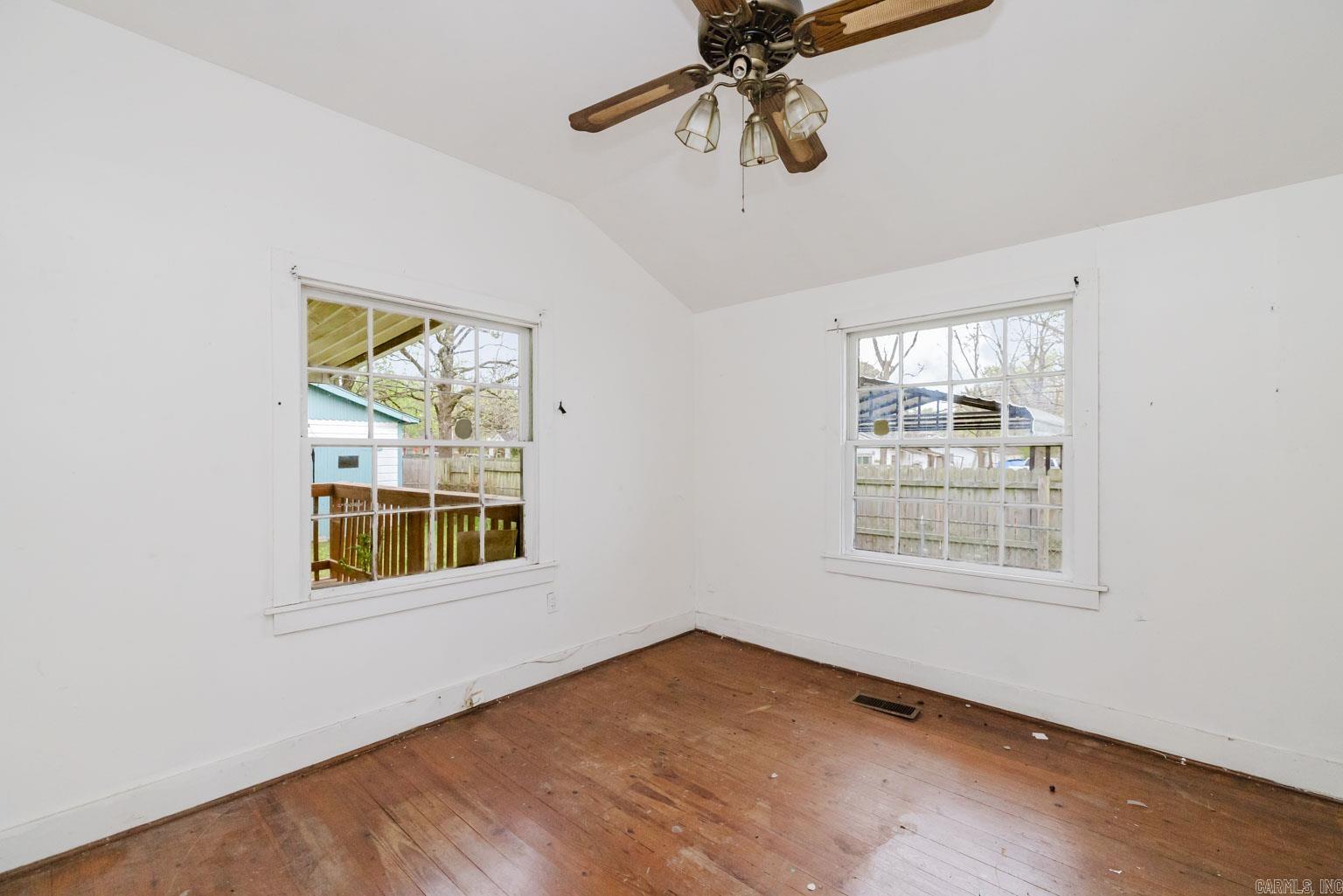 MOORES GLENDALE - Residential