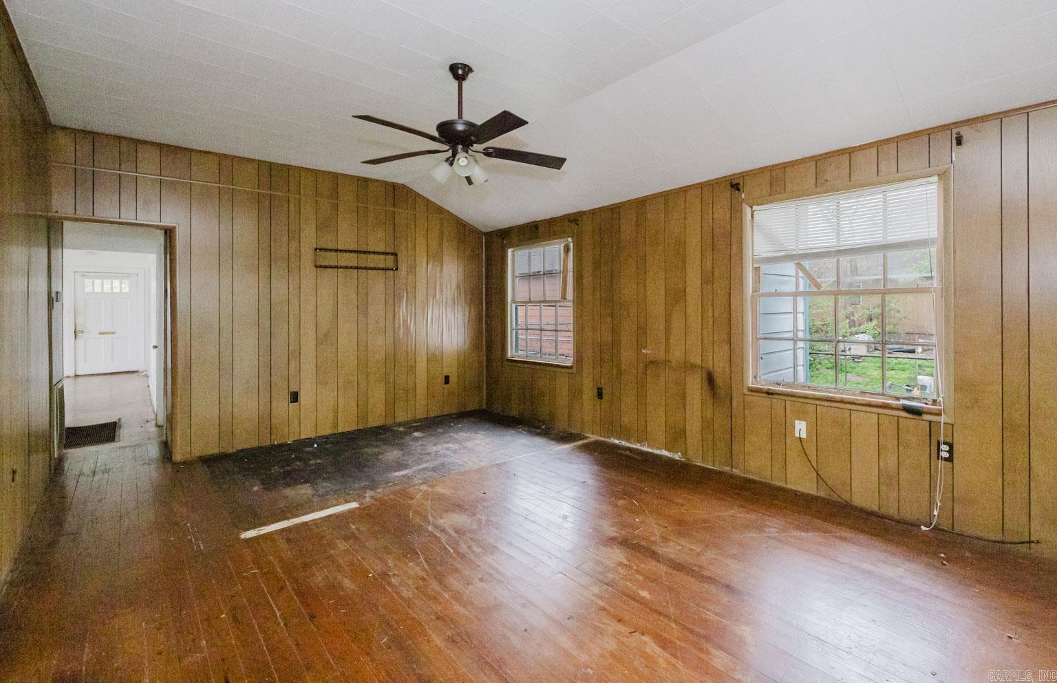 MOORES GLENDALE - Residential