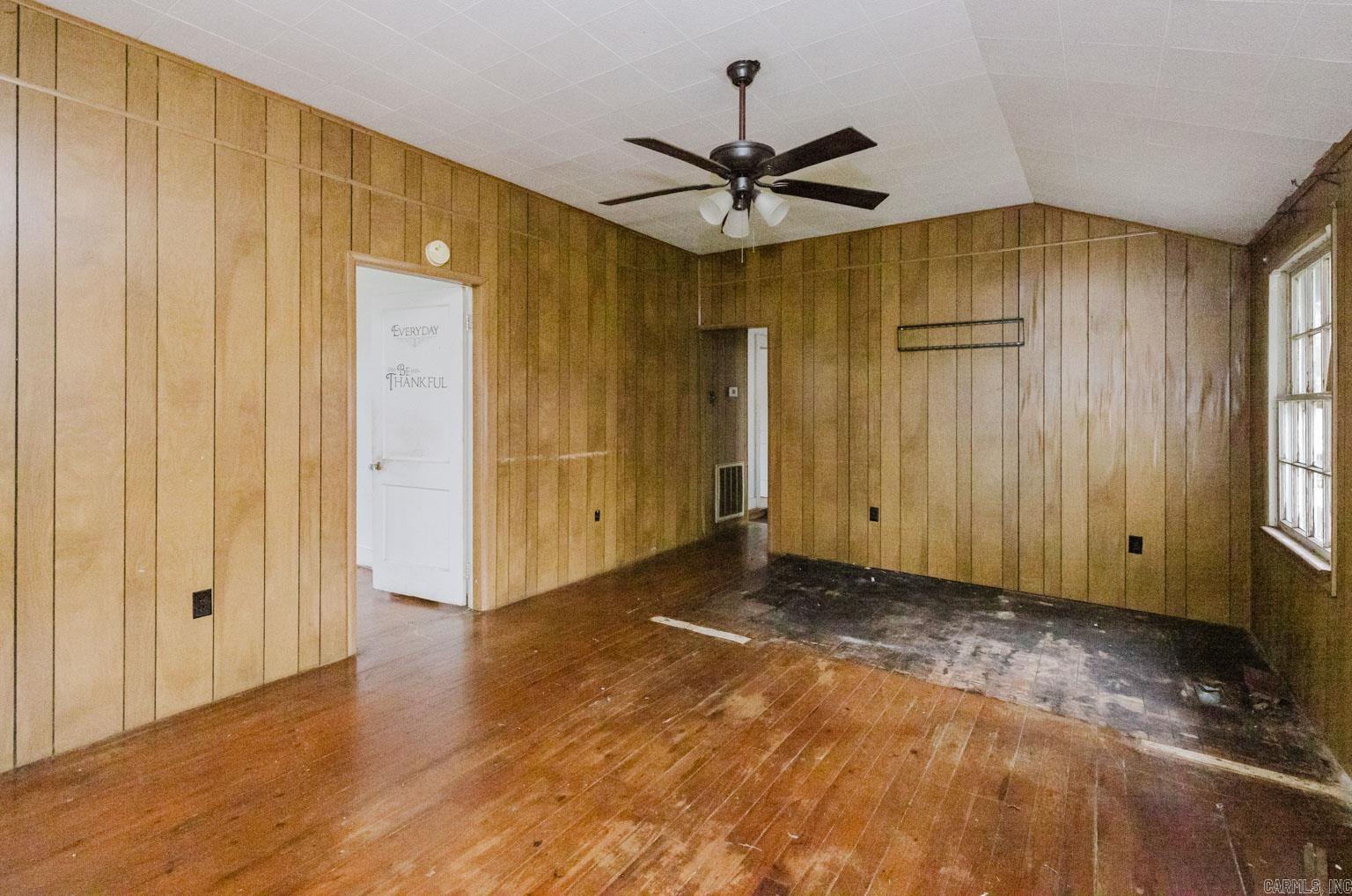 MOORES GLENDALE - Residential