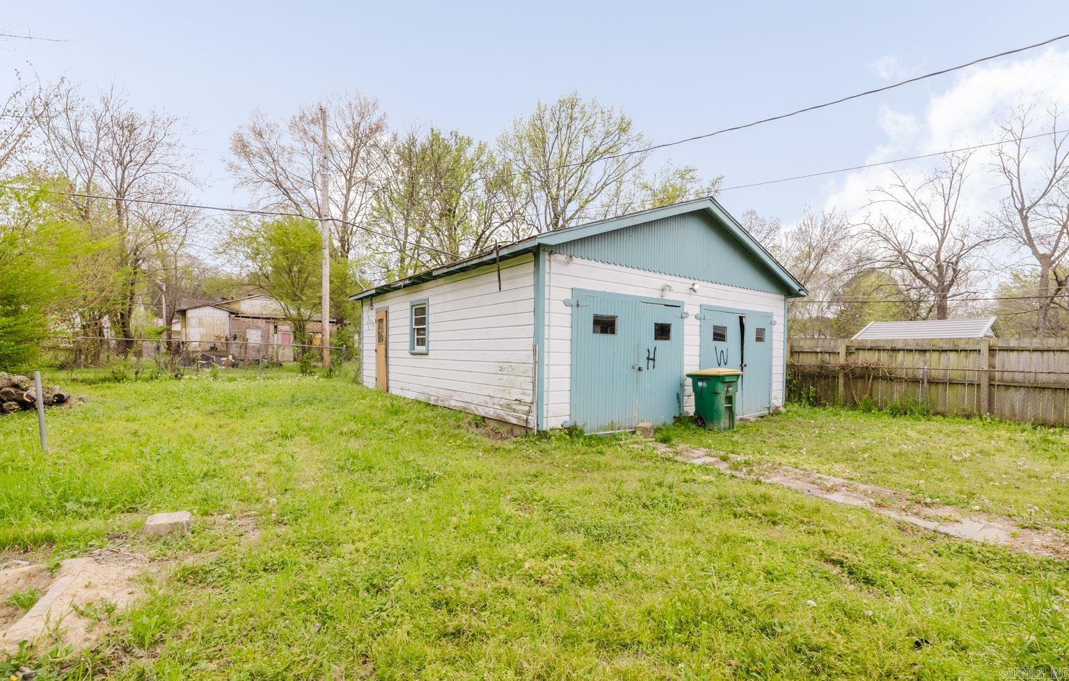 MOORES GLENDALE - Residential