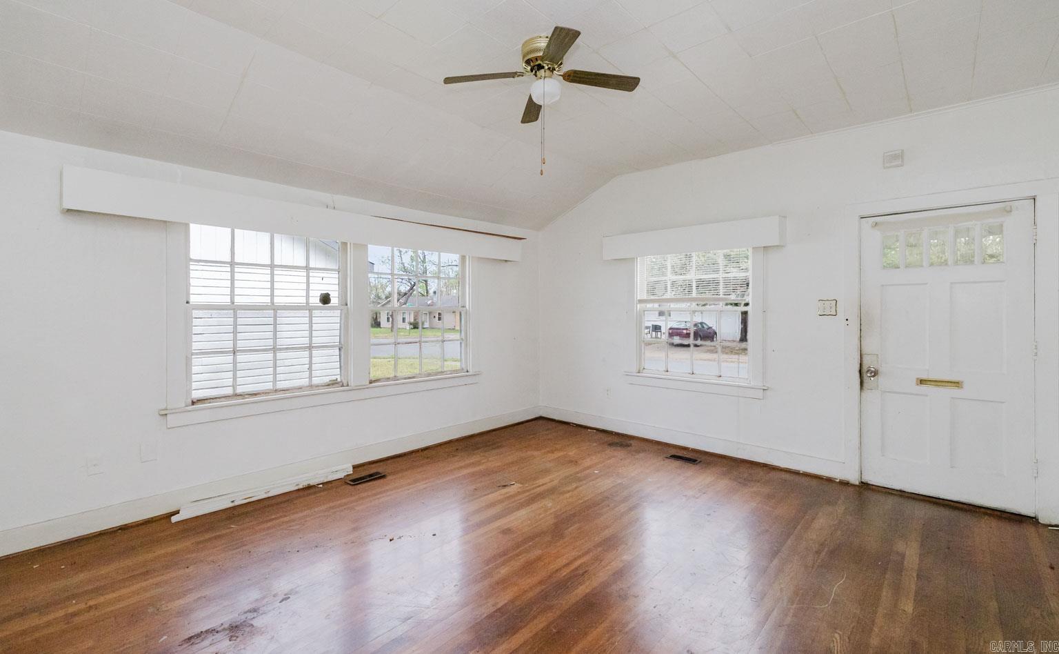 MOORES GLENDALE - Residential