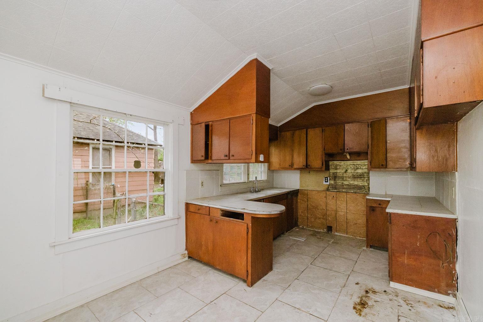 MOORES GLENDALE - Residential