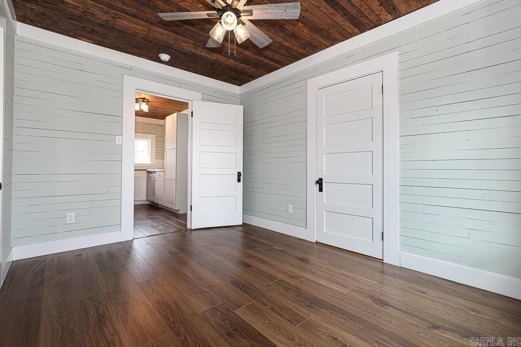 ORIGINAL TOWN-BRYANT - Residential