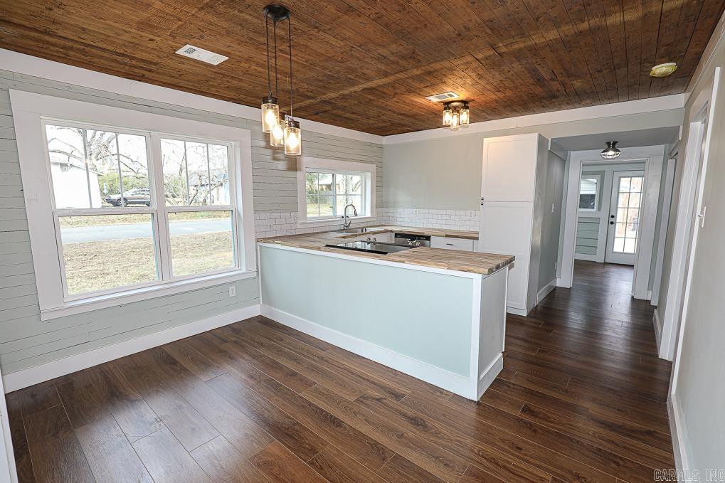 ORIGINAL TOWN-BRYANT - Residential