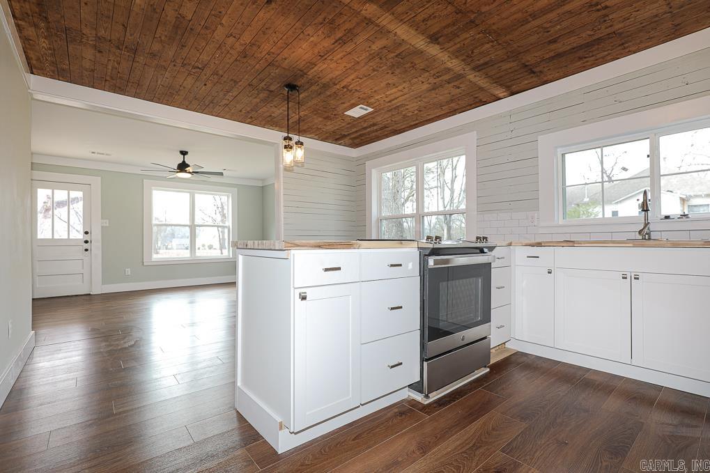 ORIGINAL TOWN-BRYANT - Residential