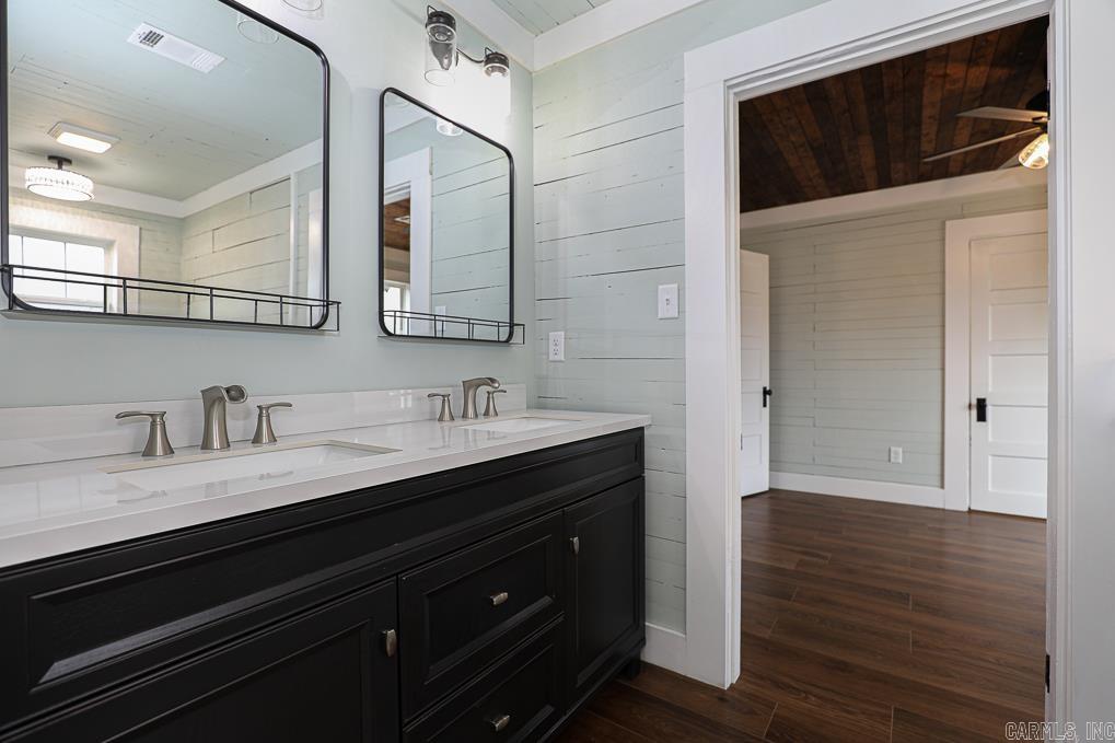 ORIGINAL TOWN-BRYANT - Residential