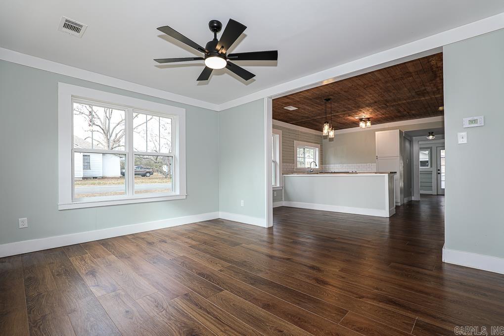 ORIGINAL TOWN-BRYANT - Residential