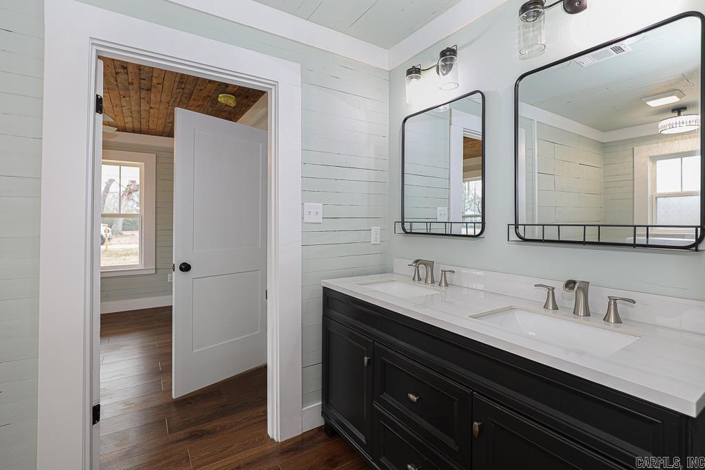 ORIGINAL TOWN-BRYANT - Residential