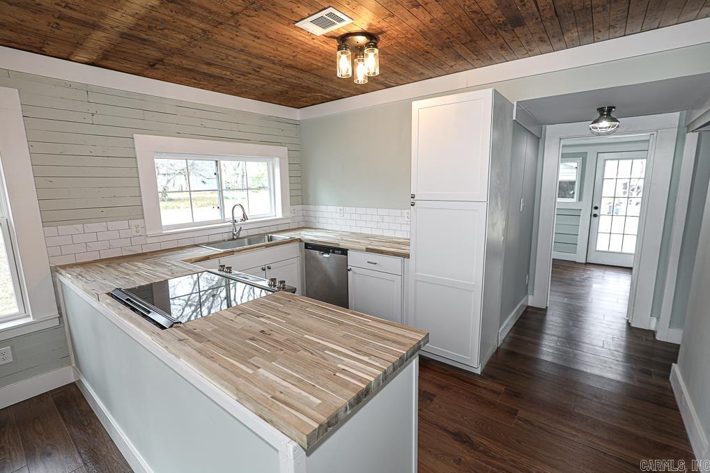 ORIGINAL TOWN-BRYANT - Residential