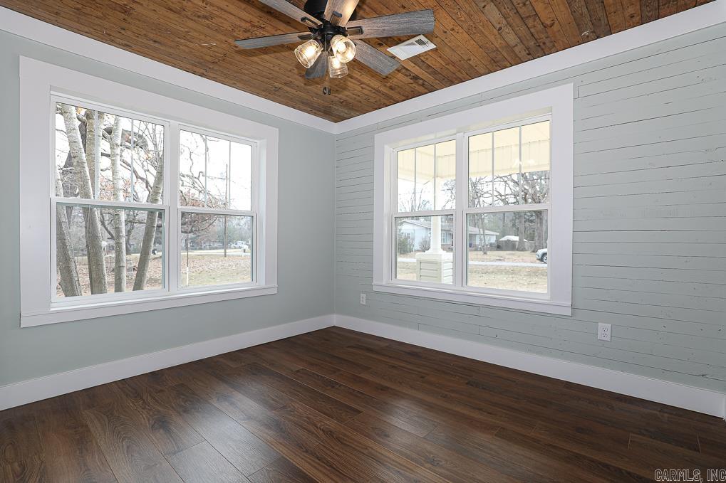 ORIGINAL TOWN-BRYANT - Residential