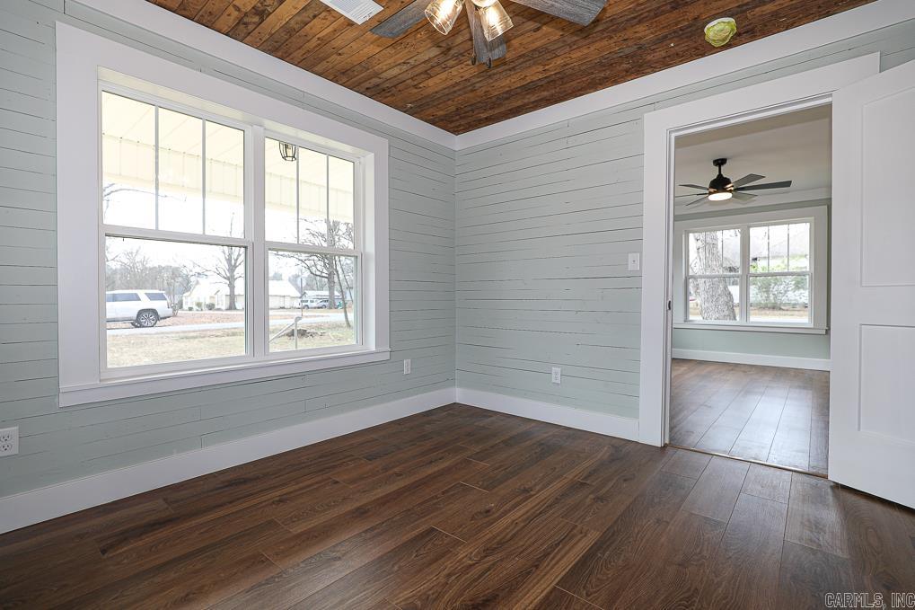 ORIGINAL TOWN-BRYANT - Residential