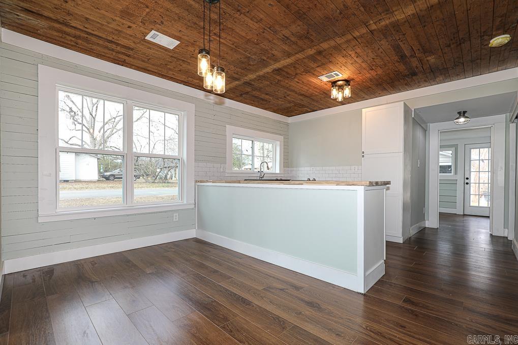 ORIGINAL TOWN-BRYANT - Residential