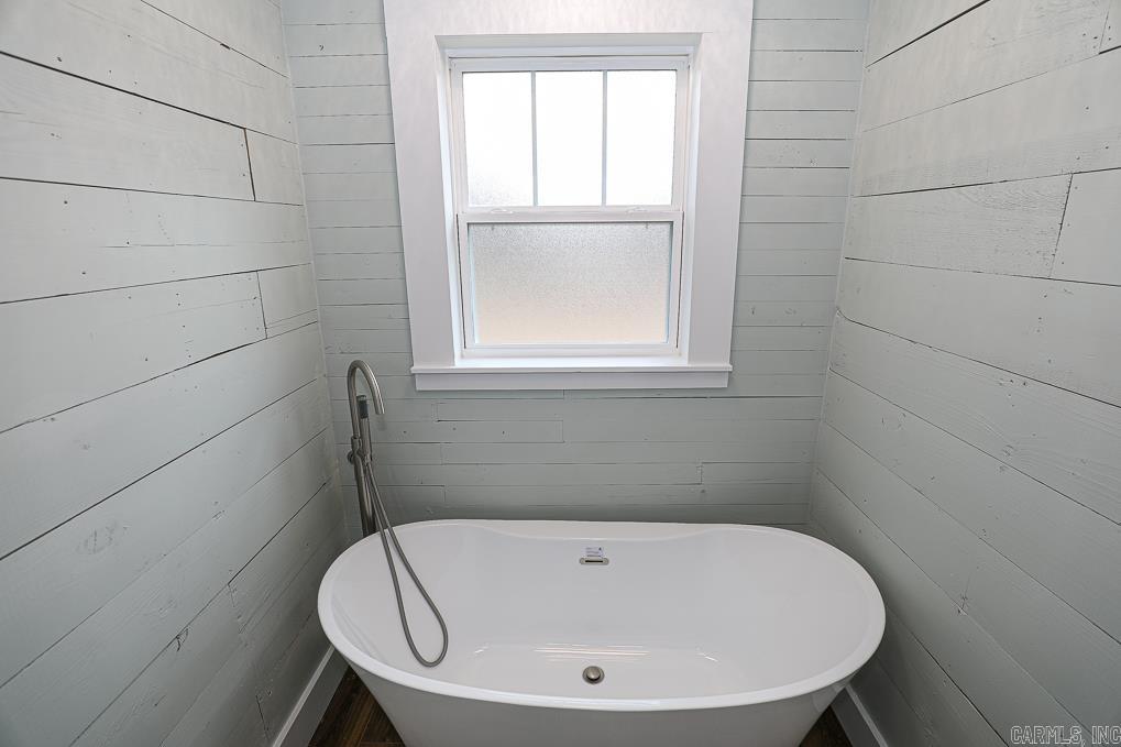 ORIGINAL TOWN-BRYANT - Residential