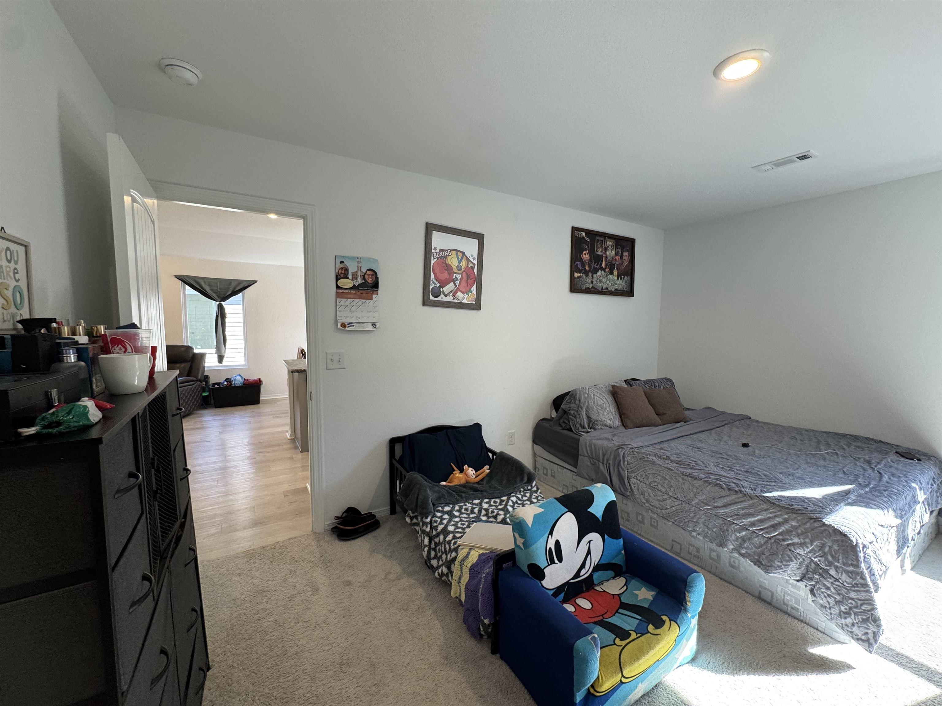 WHITE OAK CROSSING - Residential Lease