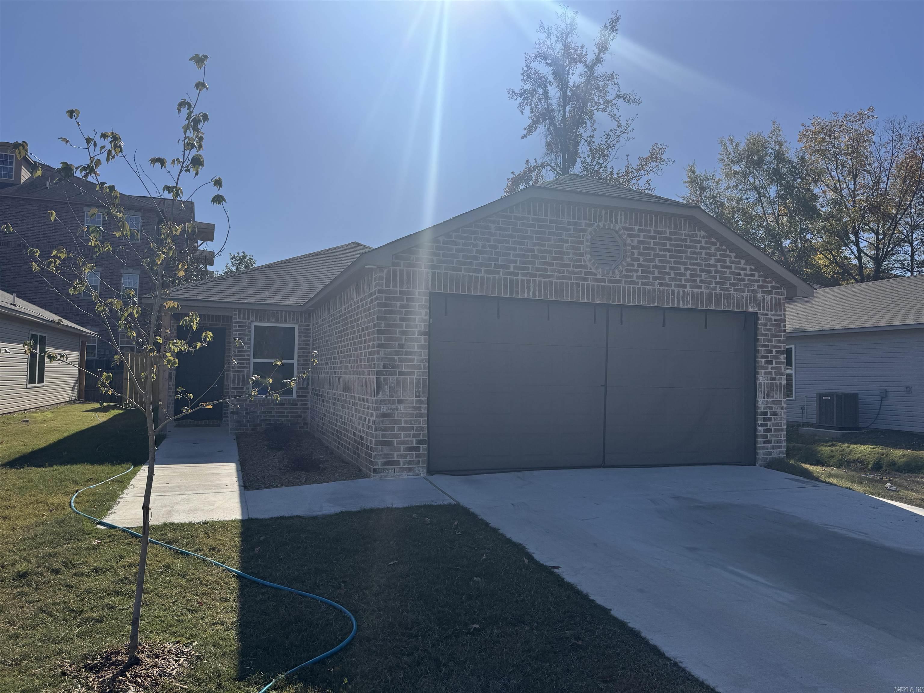 WHITE OAK CROSSING - Residential Lease