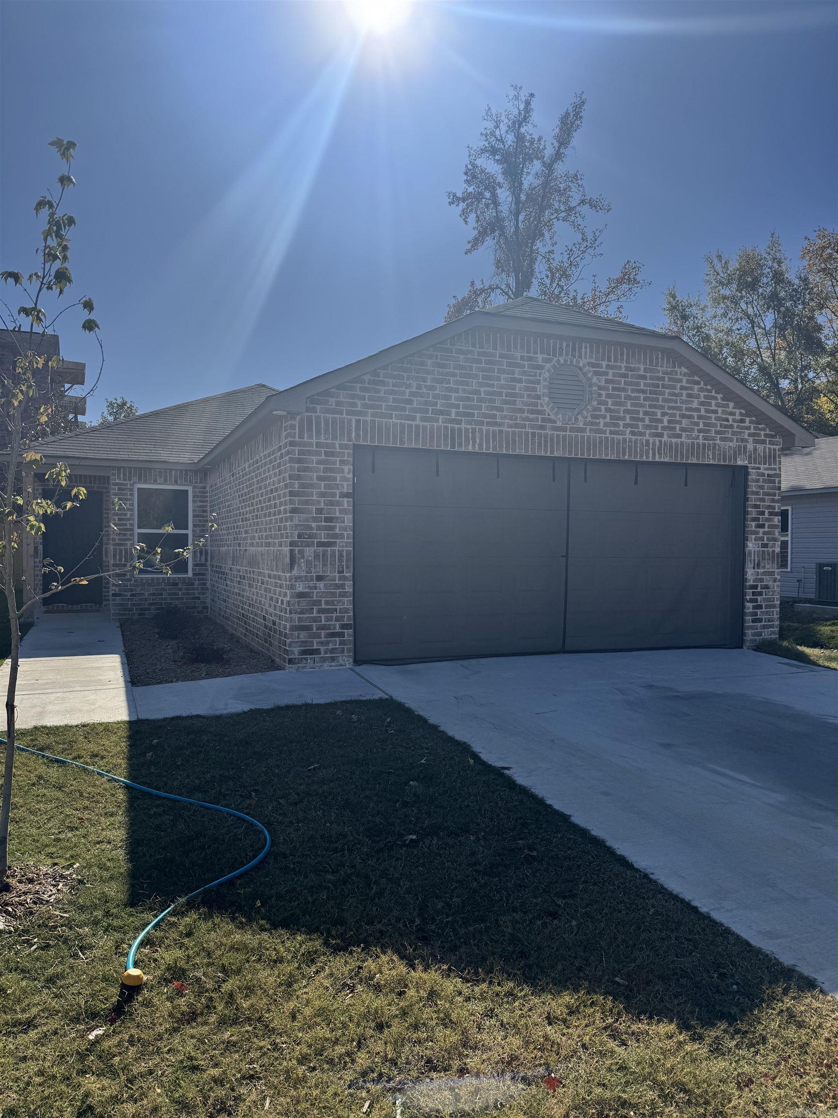 WHITE OAK CROSSING - Residential Lease