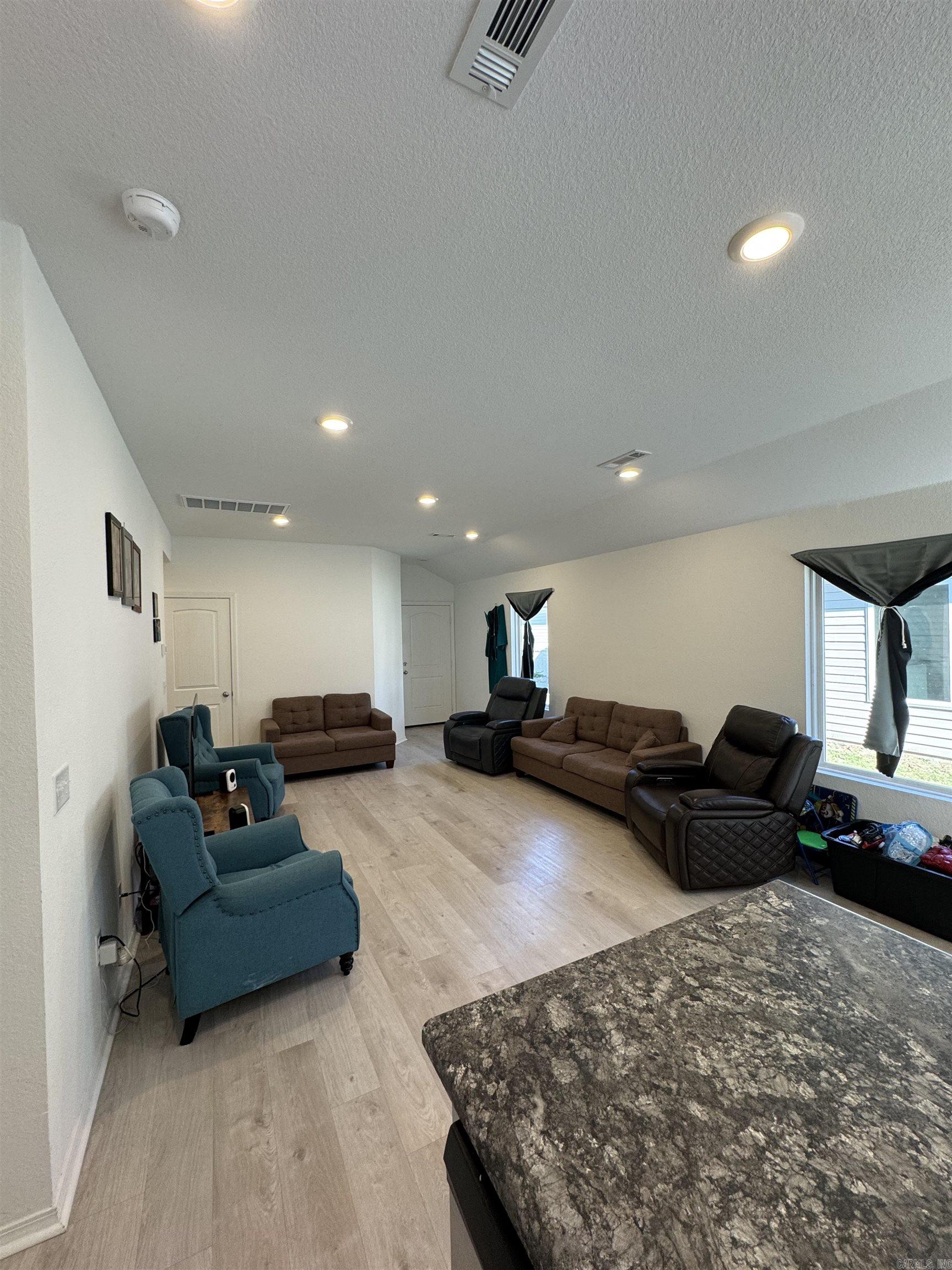 WHITE OAK CROSSING - Residential Lease